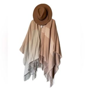 Cozy wool Bundle Soia & Kyo Open Poncho and Eddie’s wool Hat